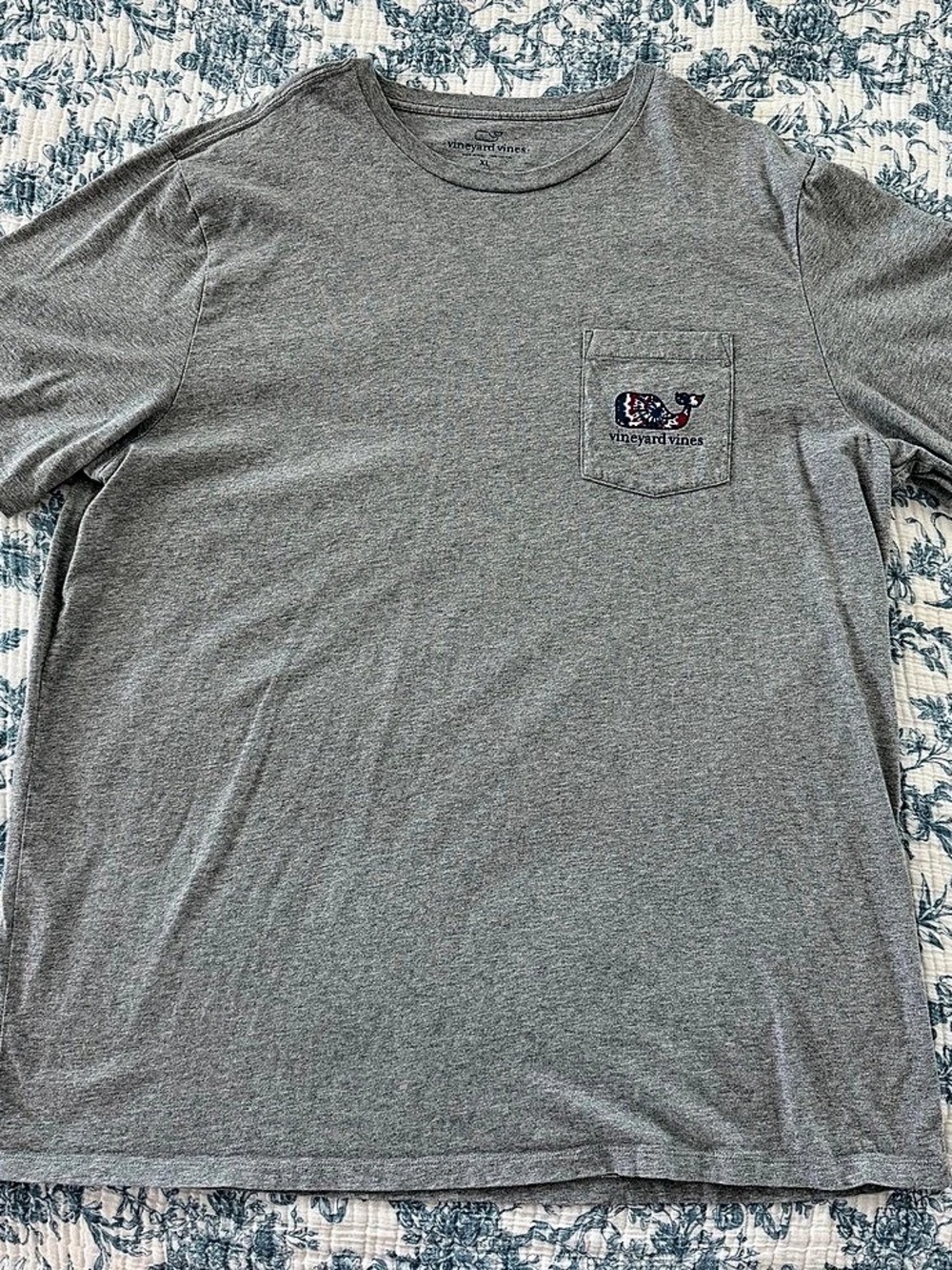 vineyard vines Tie-Dye Whale Pocket T-Shirt Gray XL
